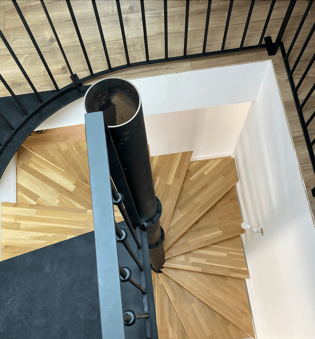 Conception d'escalier en image de synthèse vue intérieure
