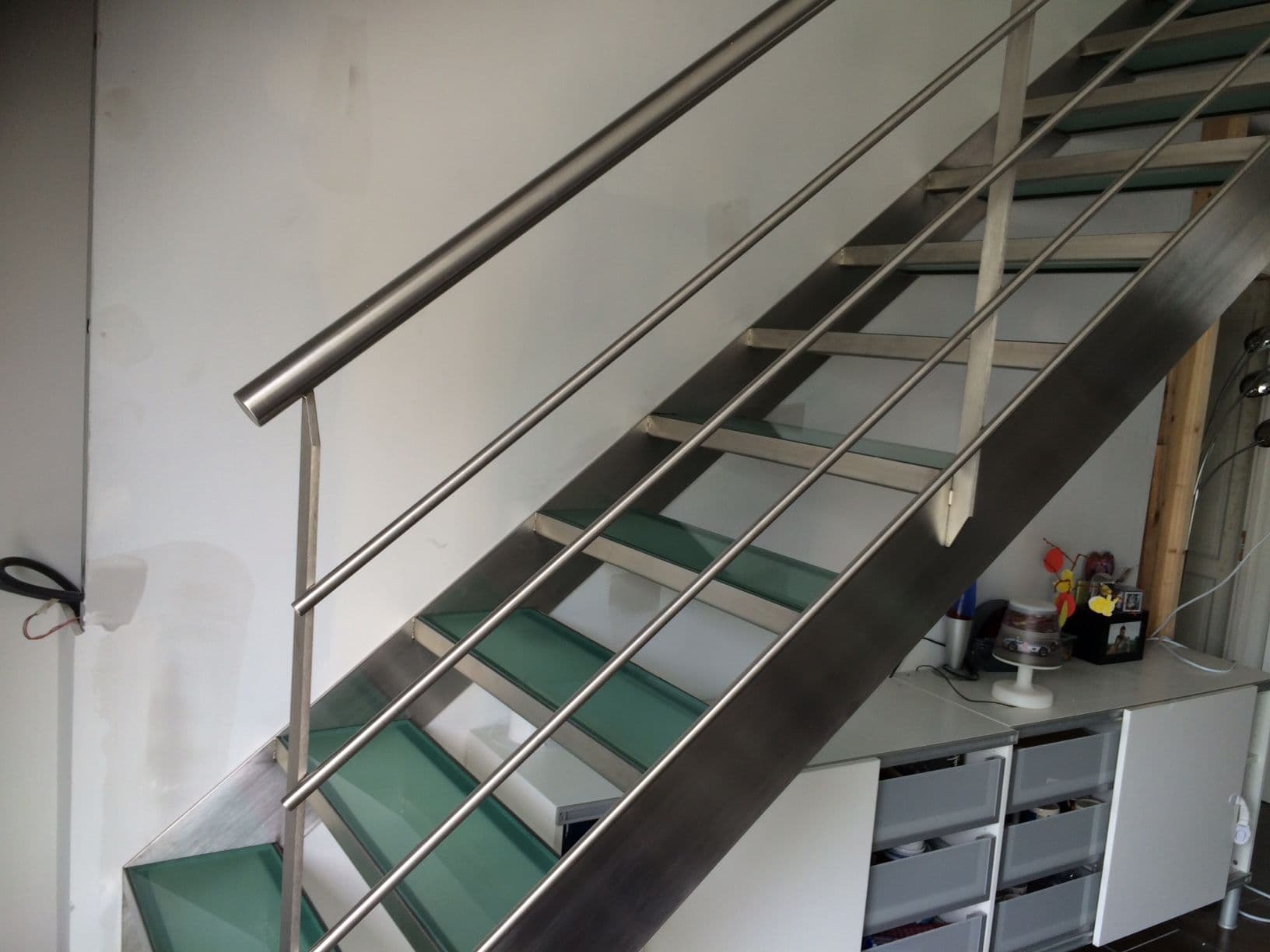 Escalier hélicoïdal contemporain en acier